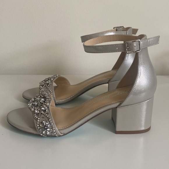 Betsey Johnson Mel Bejeweled Ankle Strap Block Heel Sandals in Silver Size 6 NEW - Picture 7 of 14